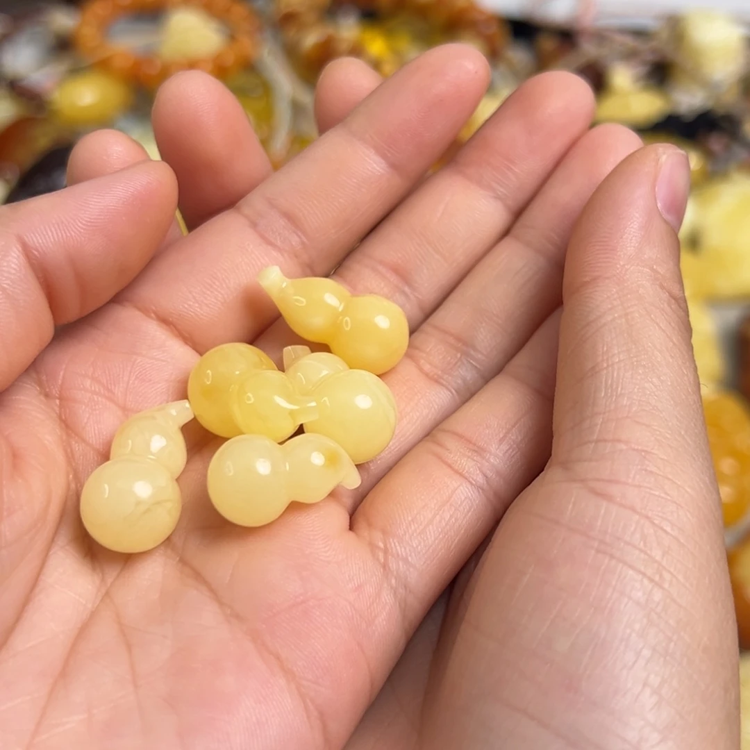 蜜蜡未镶嵌裸石多样性发一个