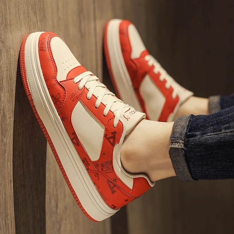 本命年红色男鞋子春夏季百搭休闲板鞋男士运动软底潮鞋2025新款男