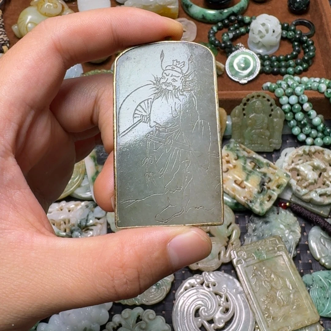 荒***）翡翠未镶嵌颈饰翡翠颈饰未镶嵌