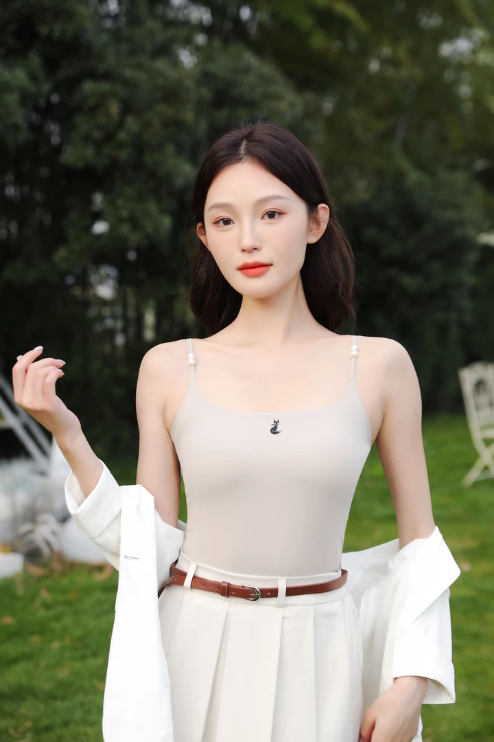 春夏简约女夏季吊带白色内衣背心外穿白色美背内搭打底衫无痕