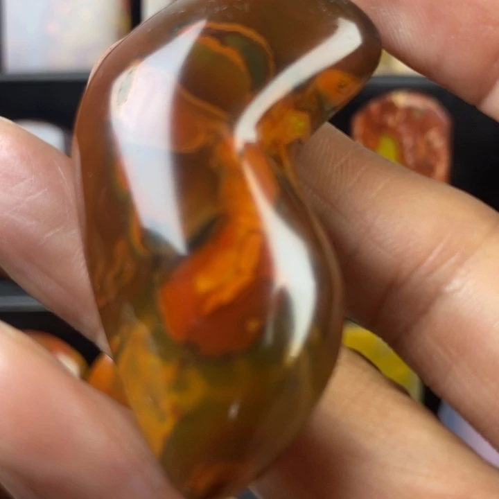 玛瑙/玉髓未镶嵌珠宝奇石