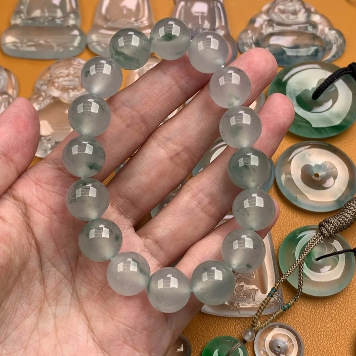 颈饰未镶嵌翡翠…..