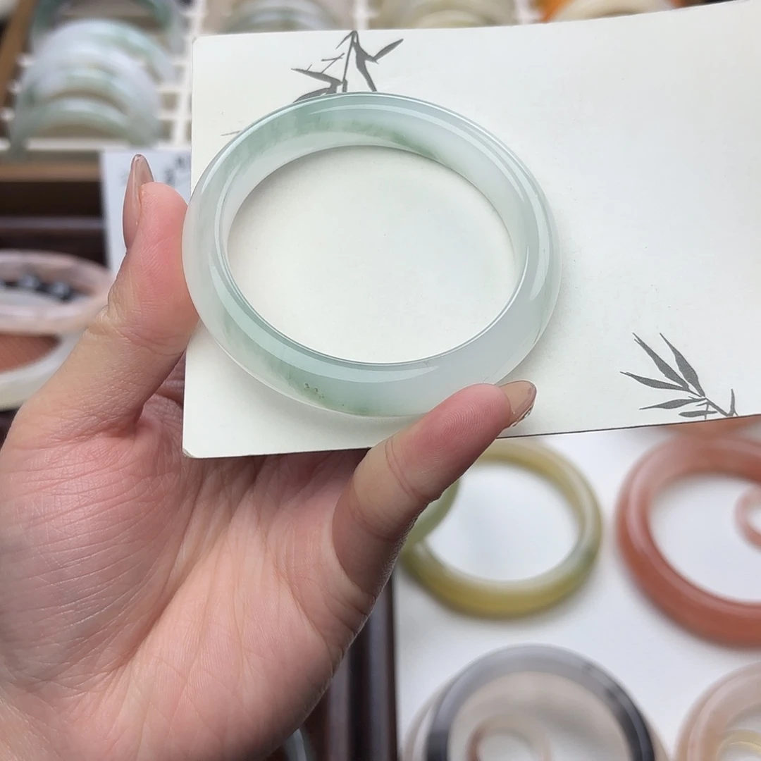 石英质玉（天山翠）未镶嵌手镯54圈口