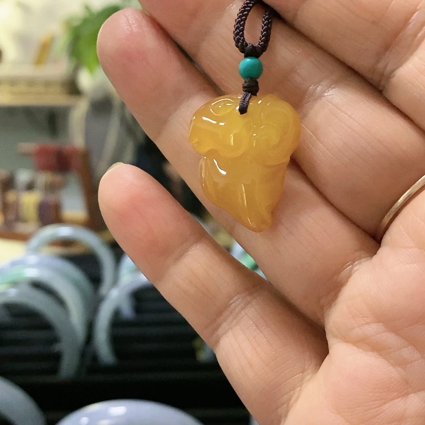 【闪购商品】琥珀颈饰未镶嵌