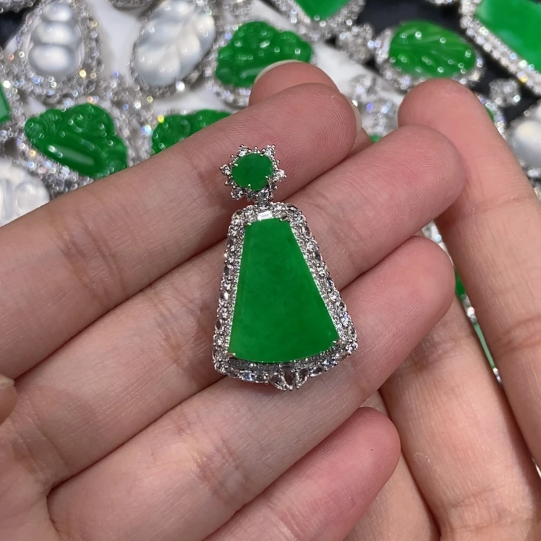 翡翠18K金镶嵌吊坠(不含链)天然缅甸A货翡翠