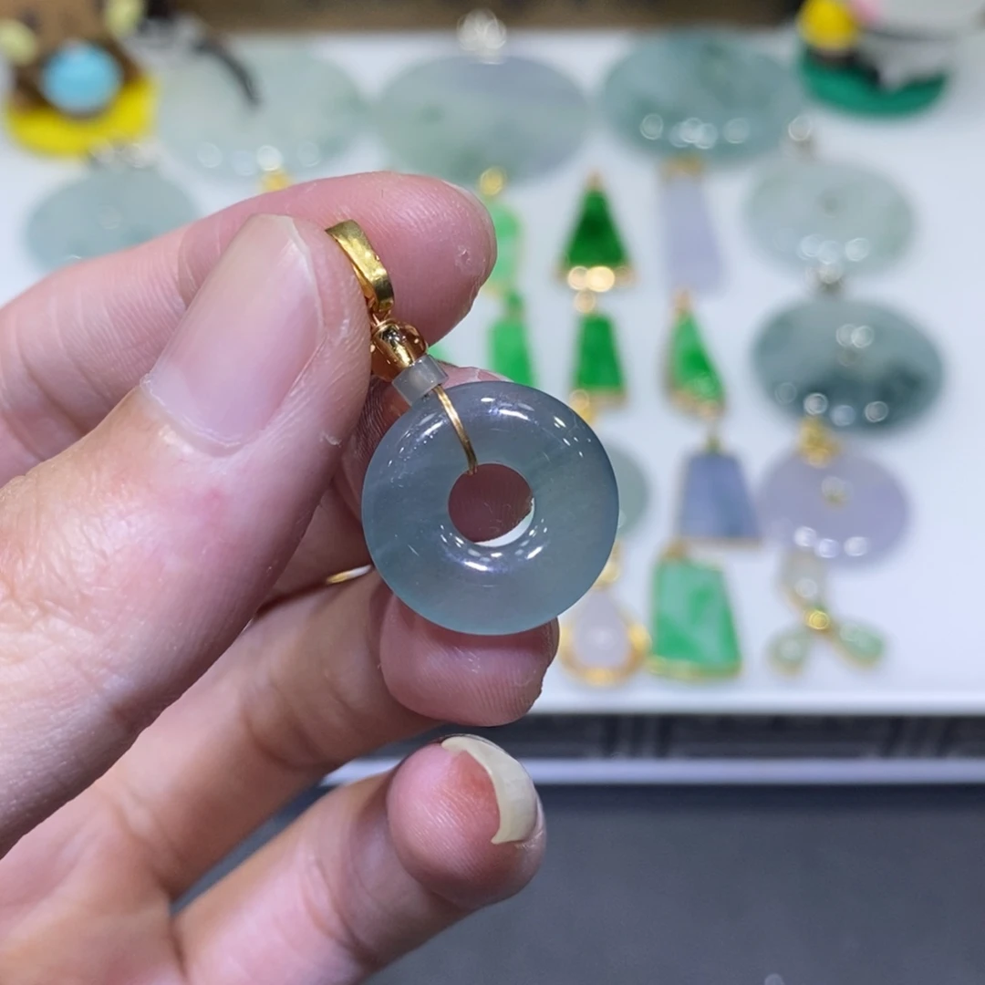 翡翠未镶嵌吊坠(不含链)