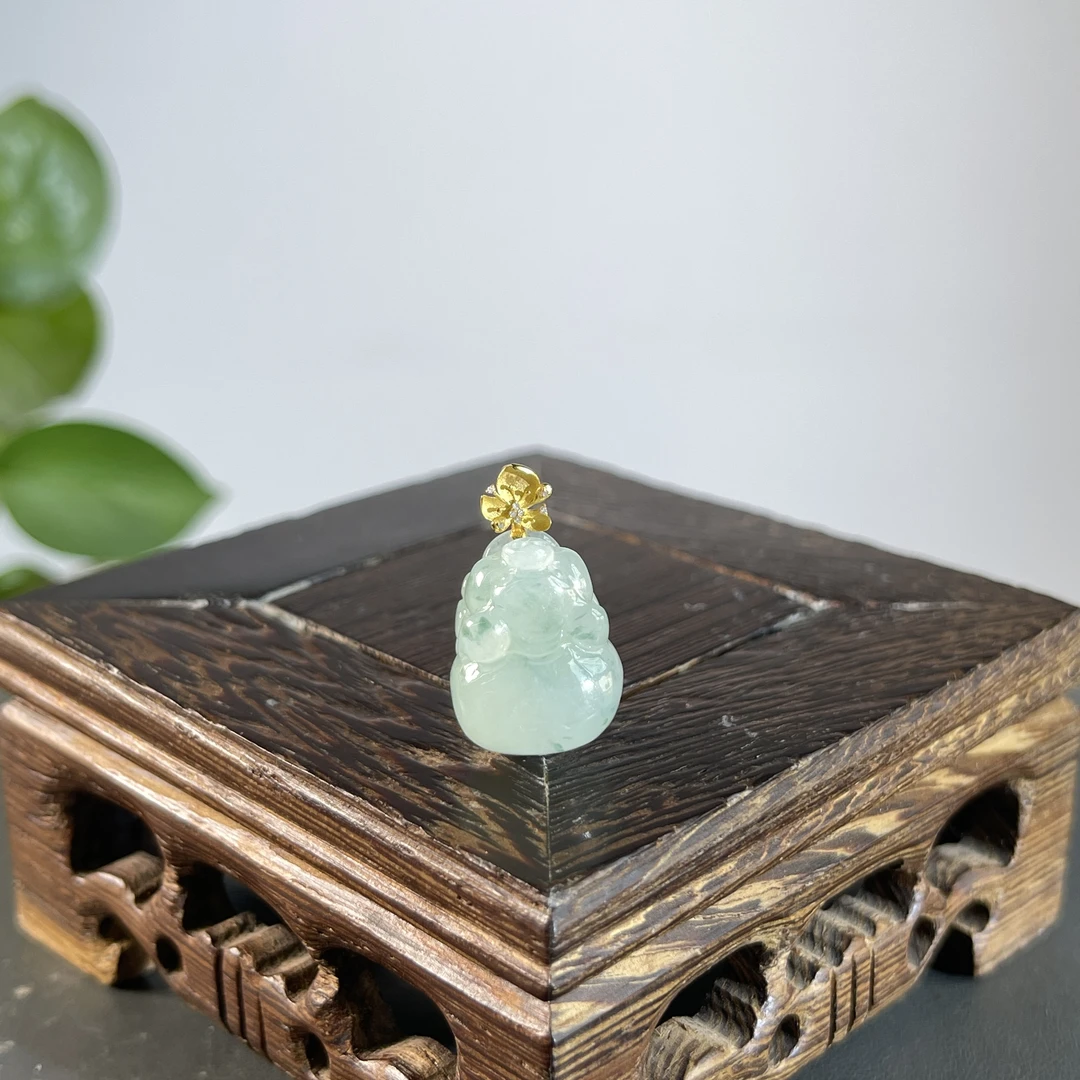 JCB23-95 天然翡翠缅甸A货 18K扣头福猪