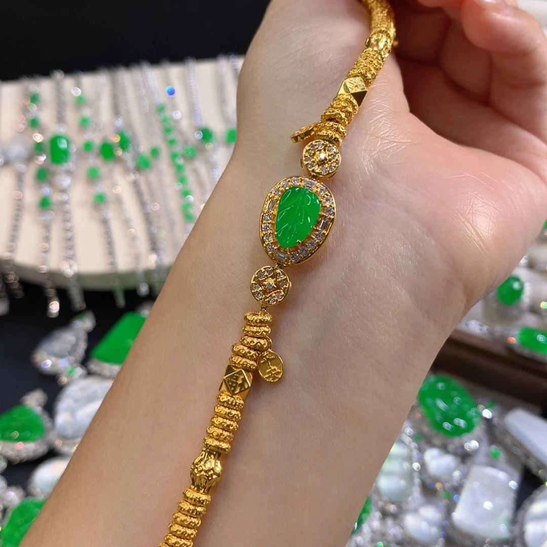 地***泉翡翠18K金镶嵌颈饰盘缠手链