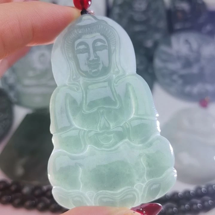 翡翠颈饰未镶嵌天然的A货翡翠多样性发货