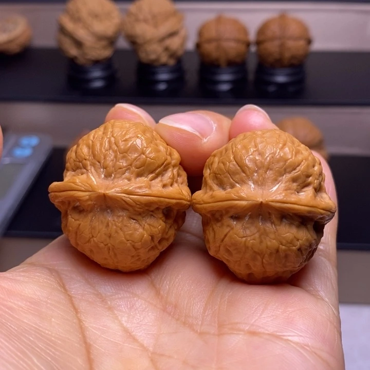 文玩核桃把件粗筋钢蛋萌萌包79