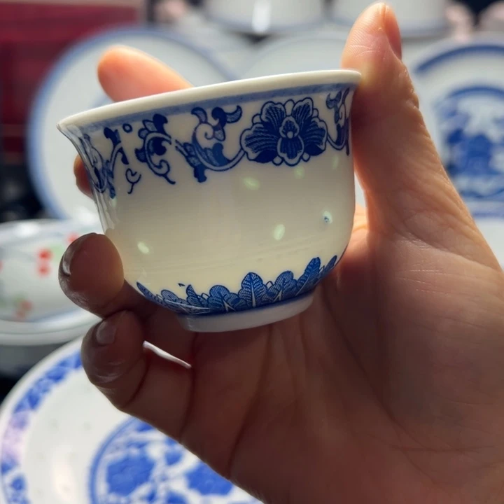 沉***默景德镇青花玲珑瓷80毫升玲珑小茶杯