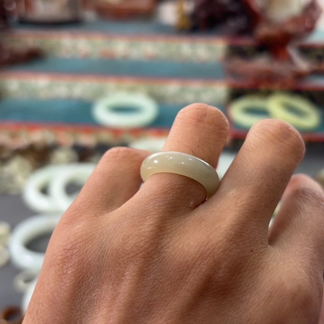 手链未镶嵌和田玉（糖玉）石****美