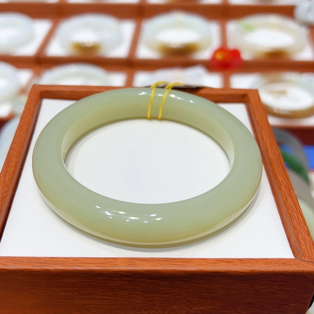 和田玉手镯未镶嵌黄口59