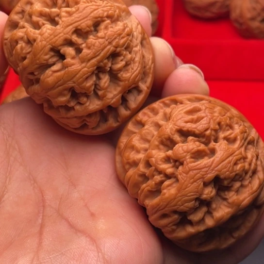 文玩核桃把件秦岭山脉核桃