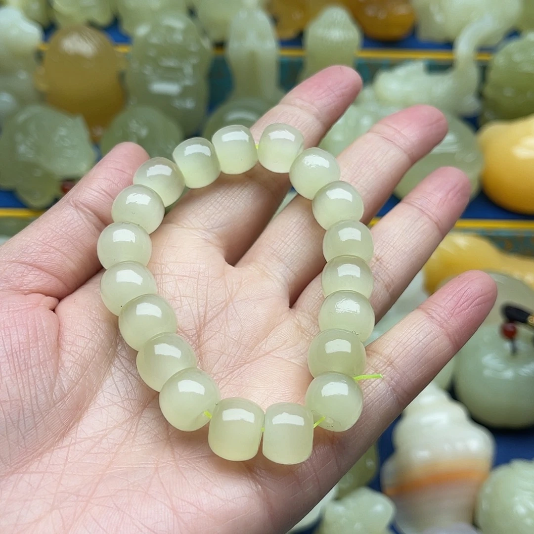 咩***咩玉天然桌面小摆件