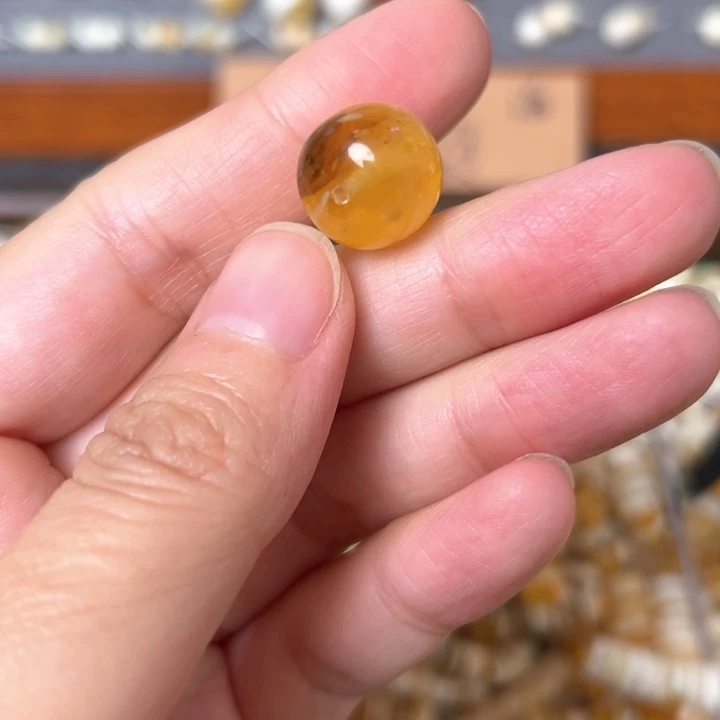 蜜蜡未镶嵌裸石13.4mm一个