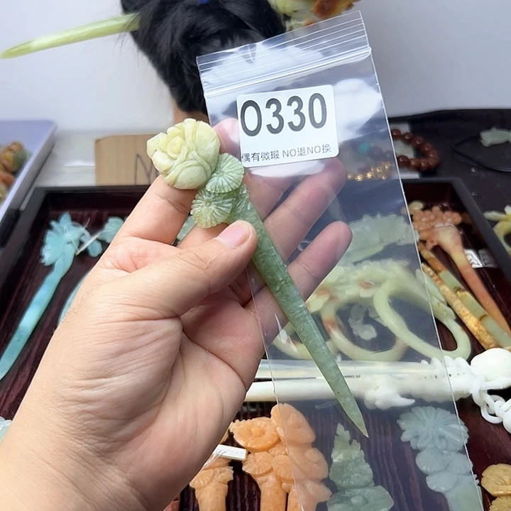 蛇纹石玉发饰合金兰