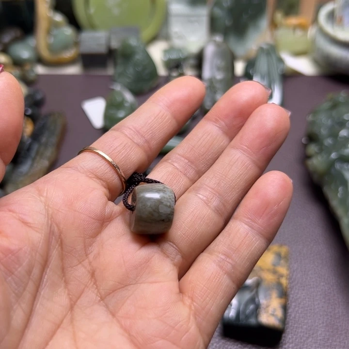 岫岩河磨玉（透闪石质玉）未镶嵌颈饰