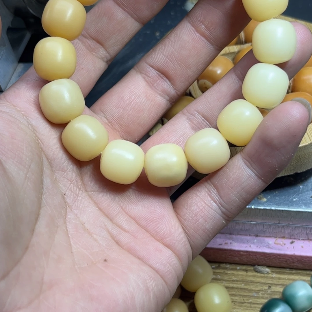刘***。菩提根/象牙果手串