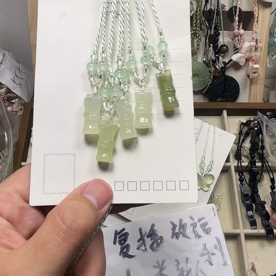 蛇纹石玉合金颈饰