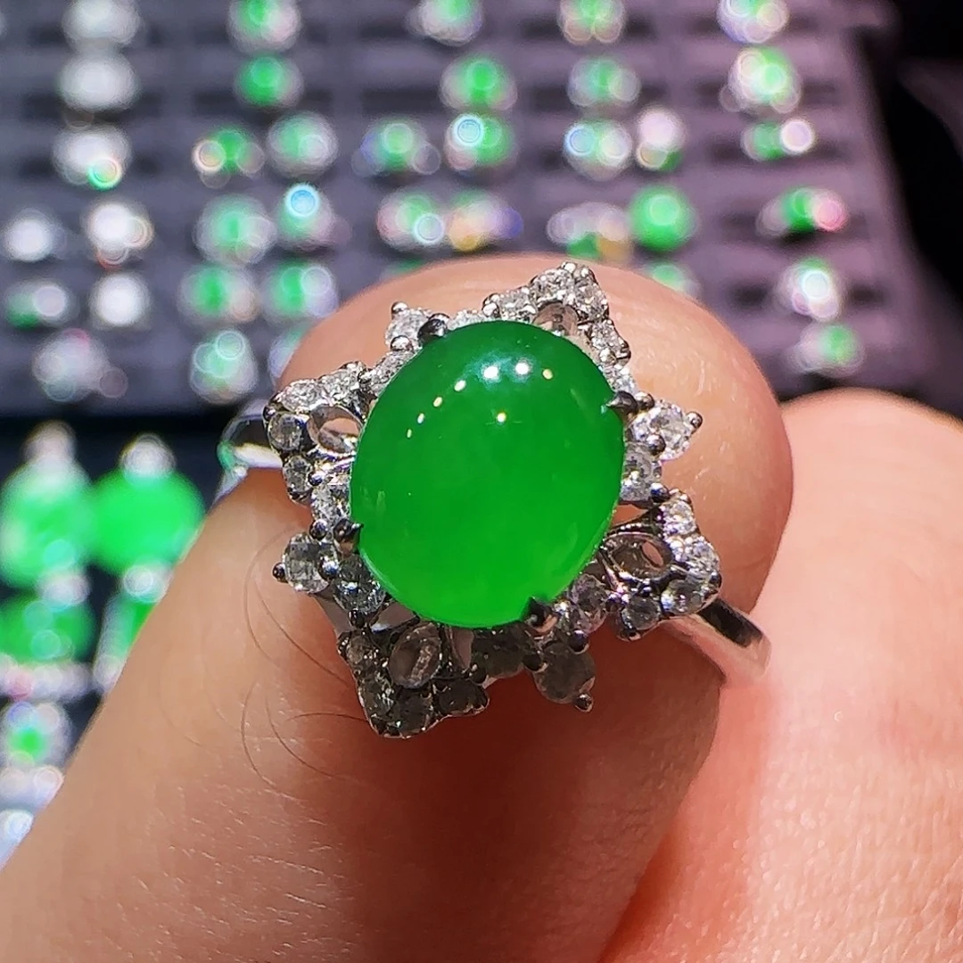 翡翠18K金镶嵌戒指