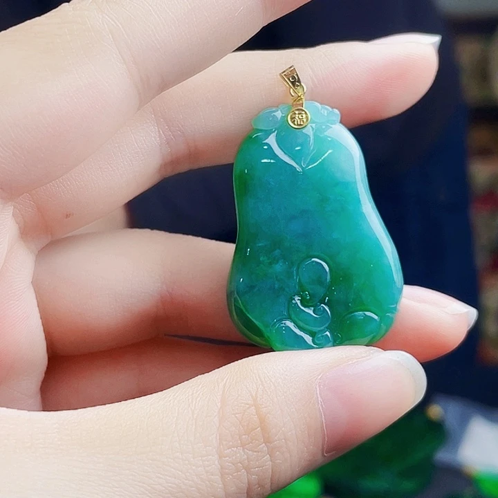 翡翠18K金镶嵌颈饰多样性