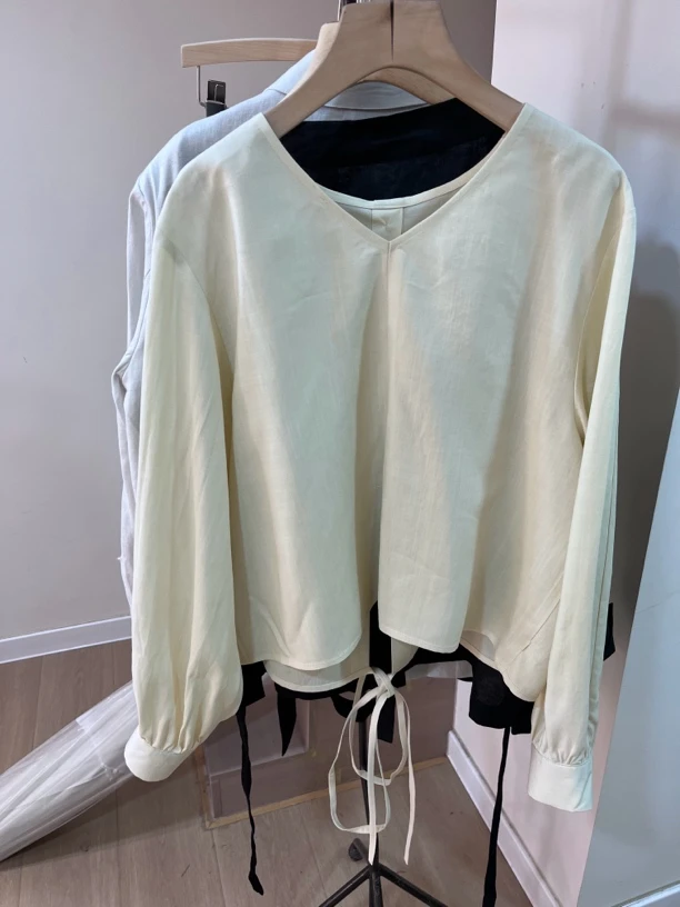 后背一排纽扣无领设计感衬衫下摆绑带款