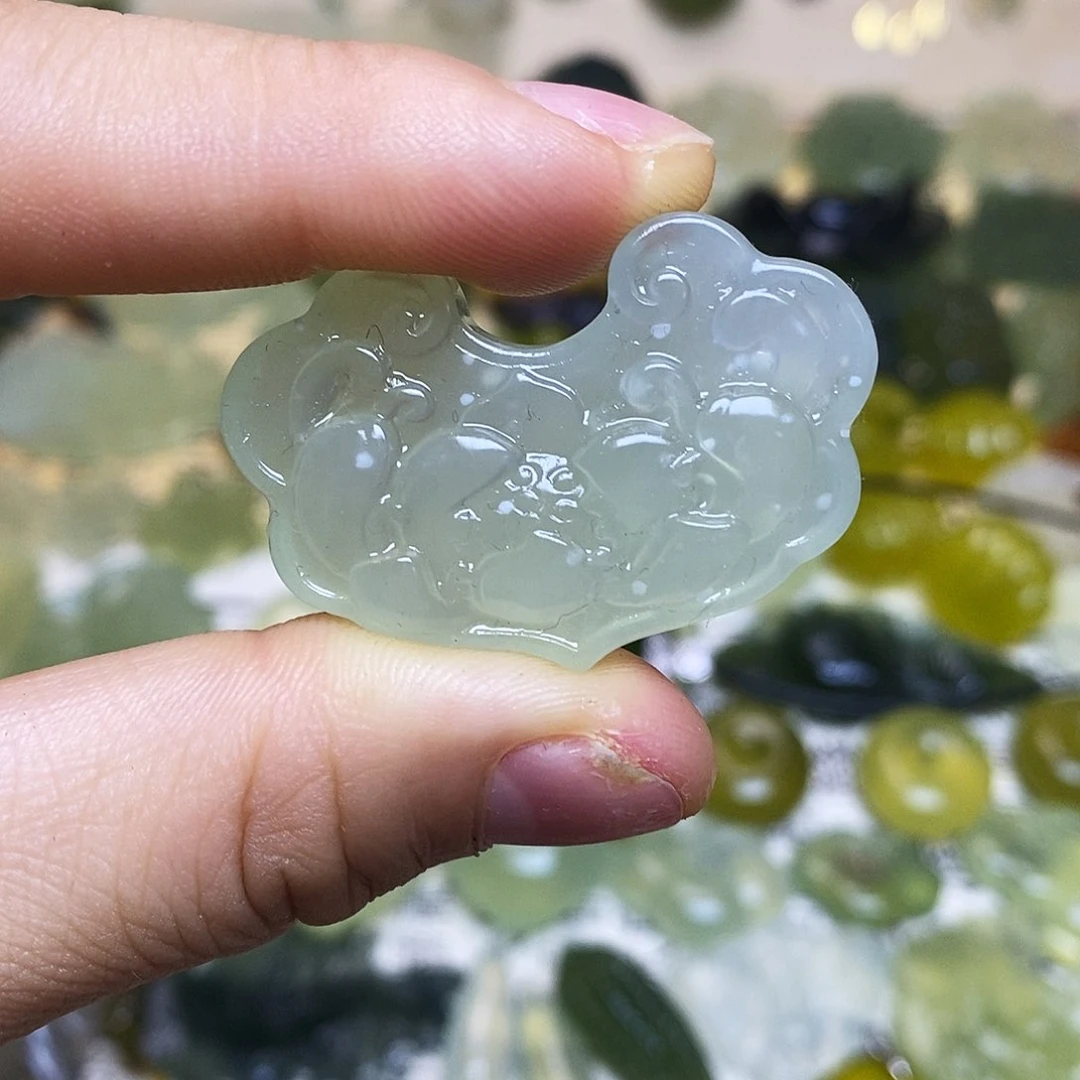 未镶嵌蛇纹石玉颈饰