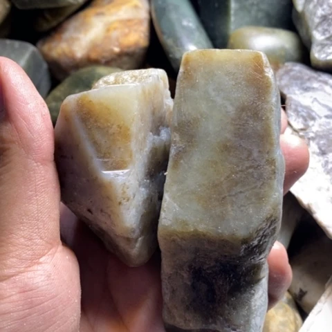 未镶嵌和田玉（糖玉）挂件盐*水