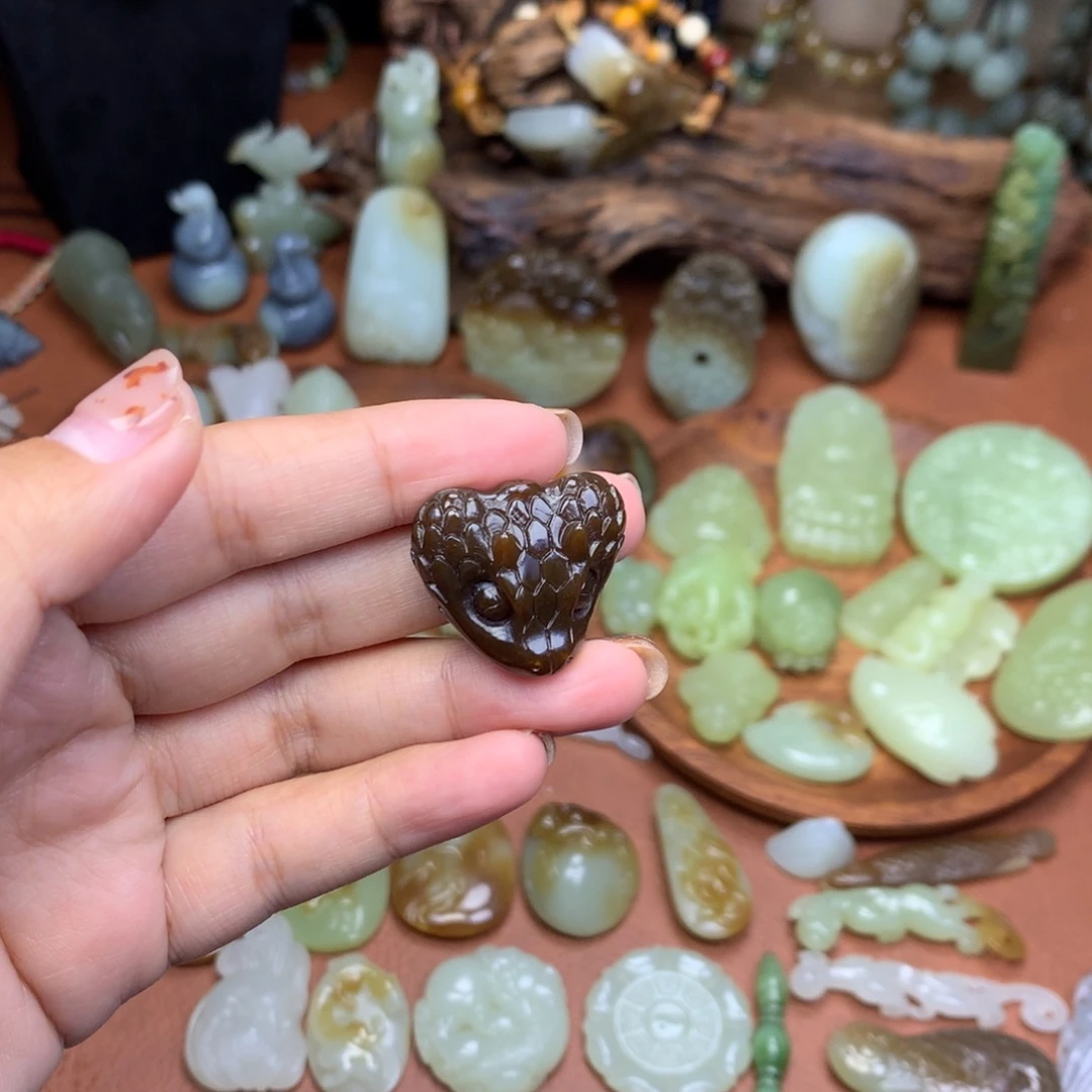 和田玉未镶嵌挂件