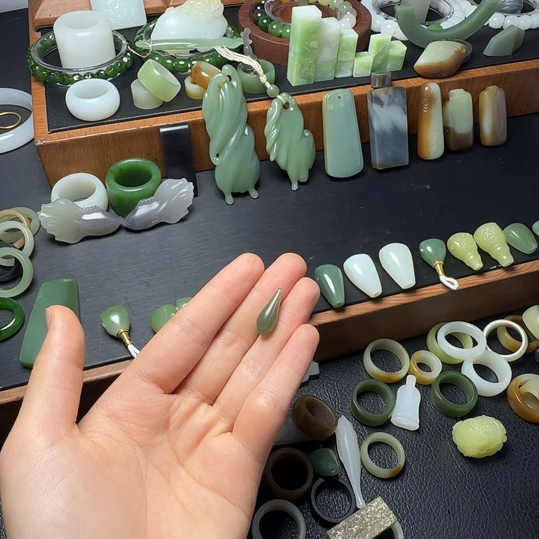 和田玉未镶嵌车挂