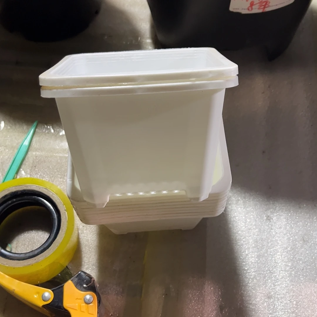 旧口径13.7白方盆10个