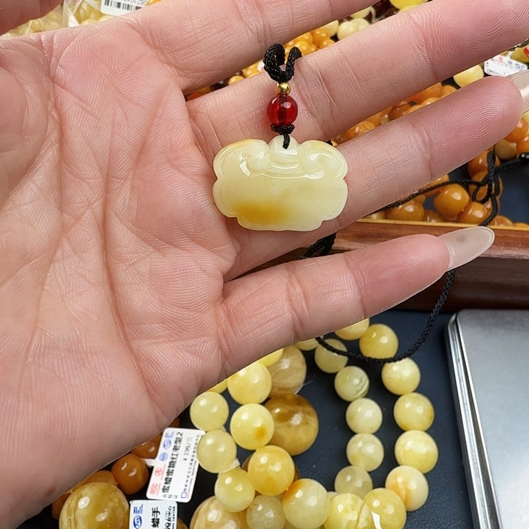 琥珀未镶嵌珠宝奇石