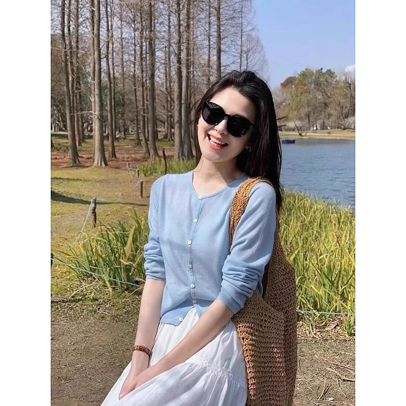 春款女装2025新款超好看温柔独特上衣高级感蓝色薄款针织衫开衫夏