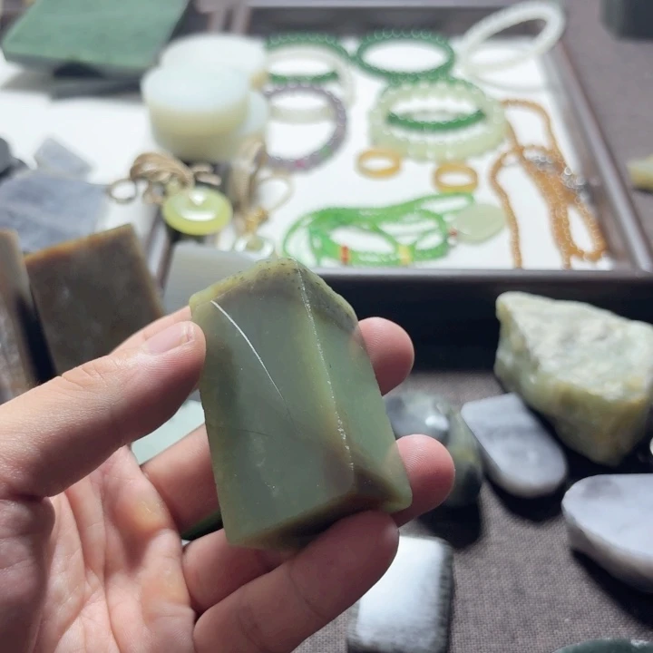 未镶嵌和田玉（糖玉）珠宝半成品