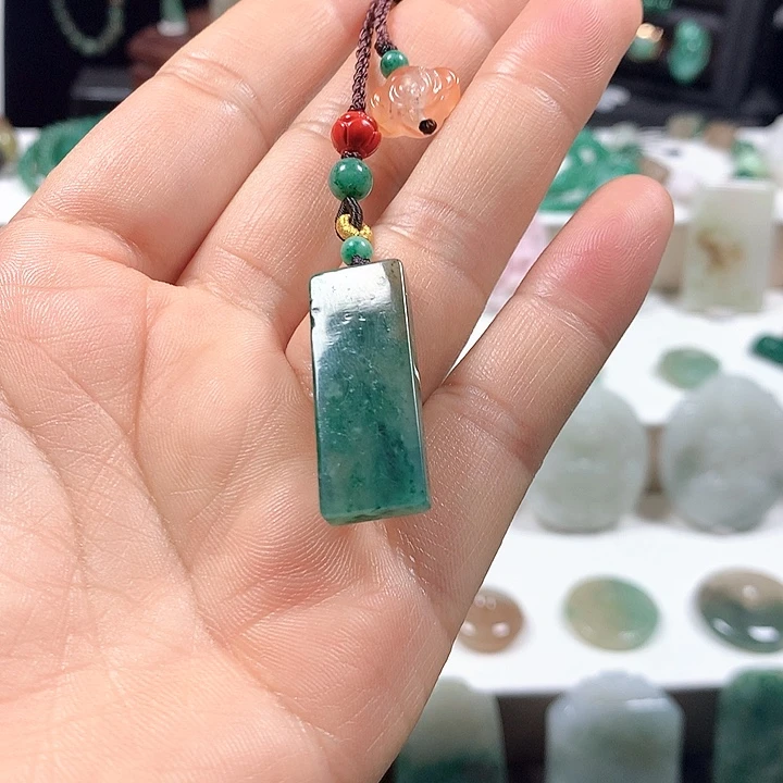 未镶嵌独山玉颈饰