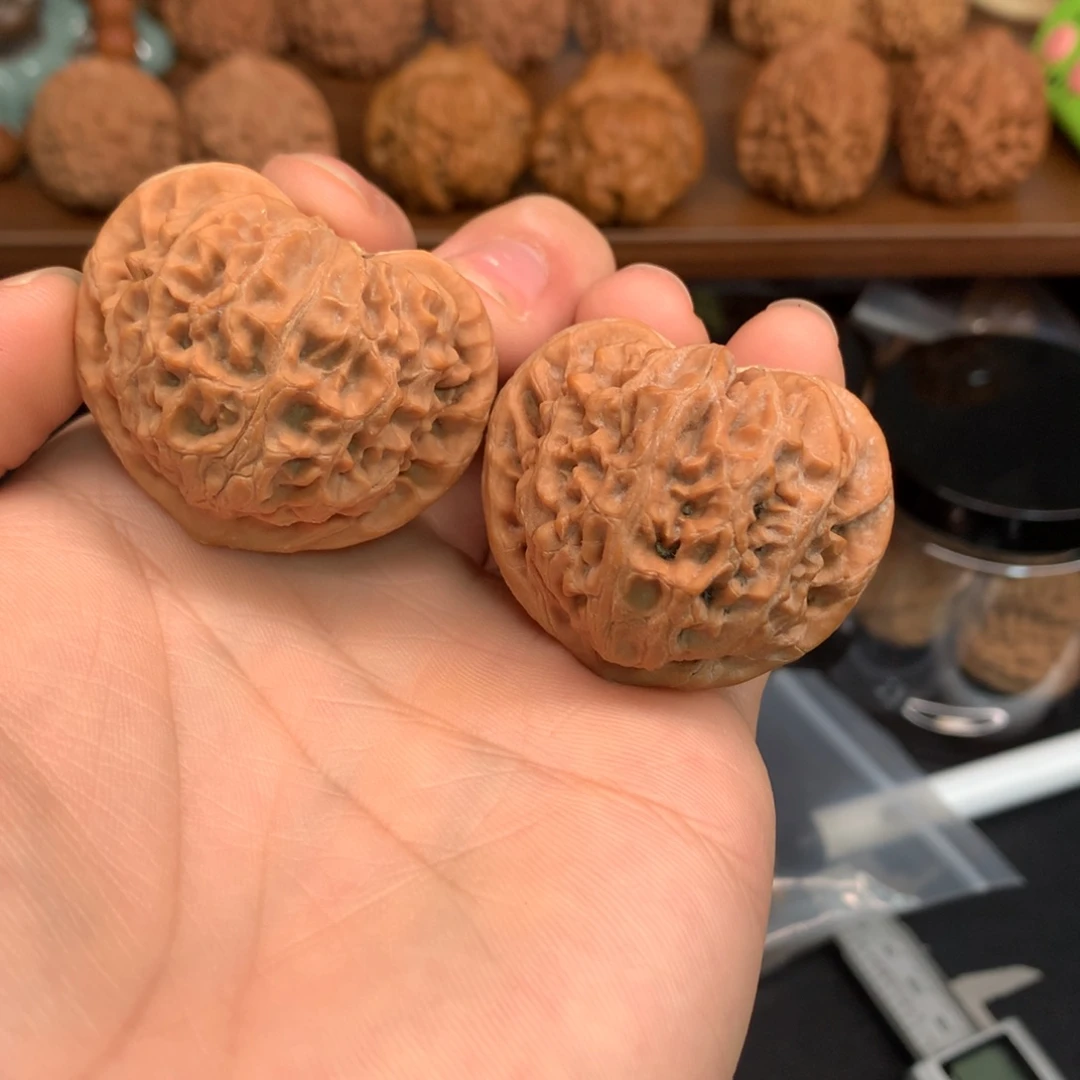 瞎****文玩核桃手串42宫灯