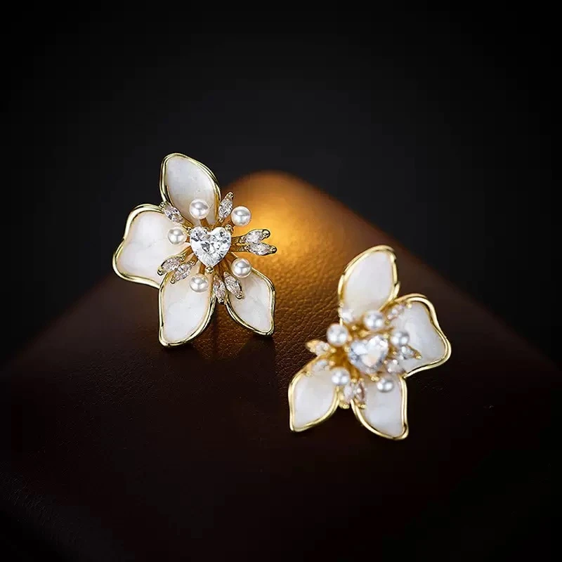 铜合金珐琅耳饰 法式气质轻奢珐琅花朵耳钉时尚百搭小众休闲风