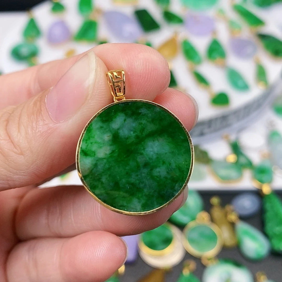 翡翠吊坠(不含链)18K金镶嵌