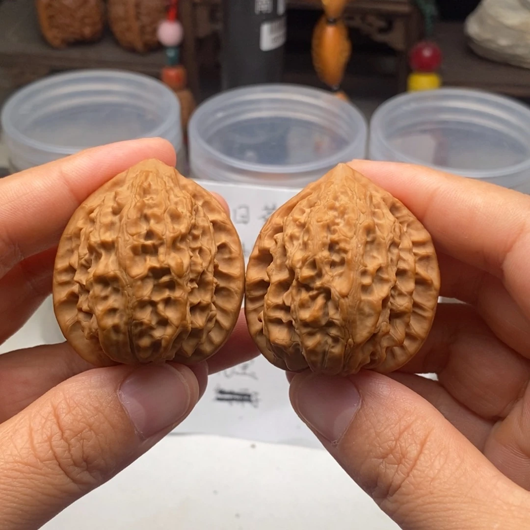 文玩核桃吊坠39金牛
