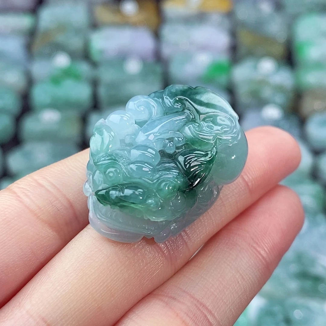 颈饰未镶嵌翡翠天然