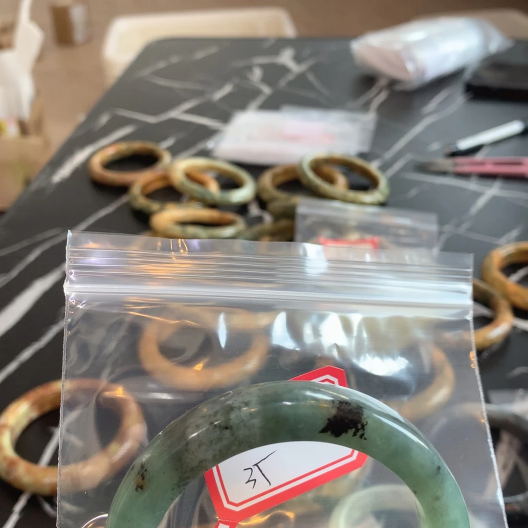 透闪石-蛇纹石玉手镯未镶嵌疯****们