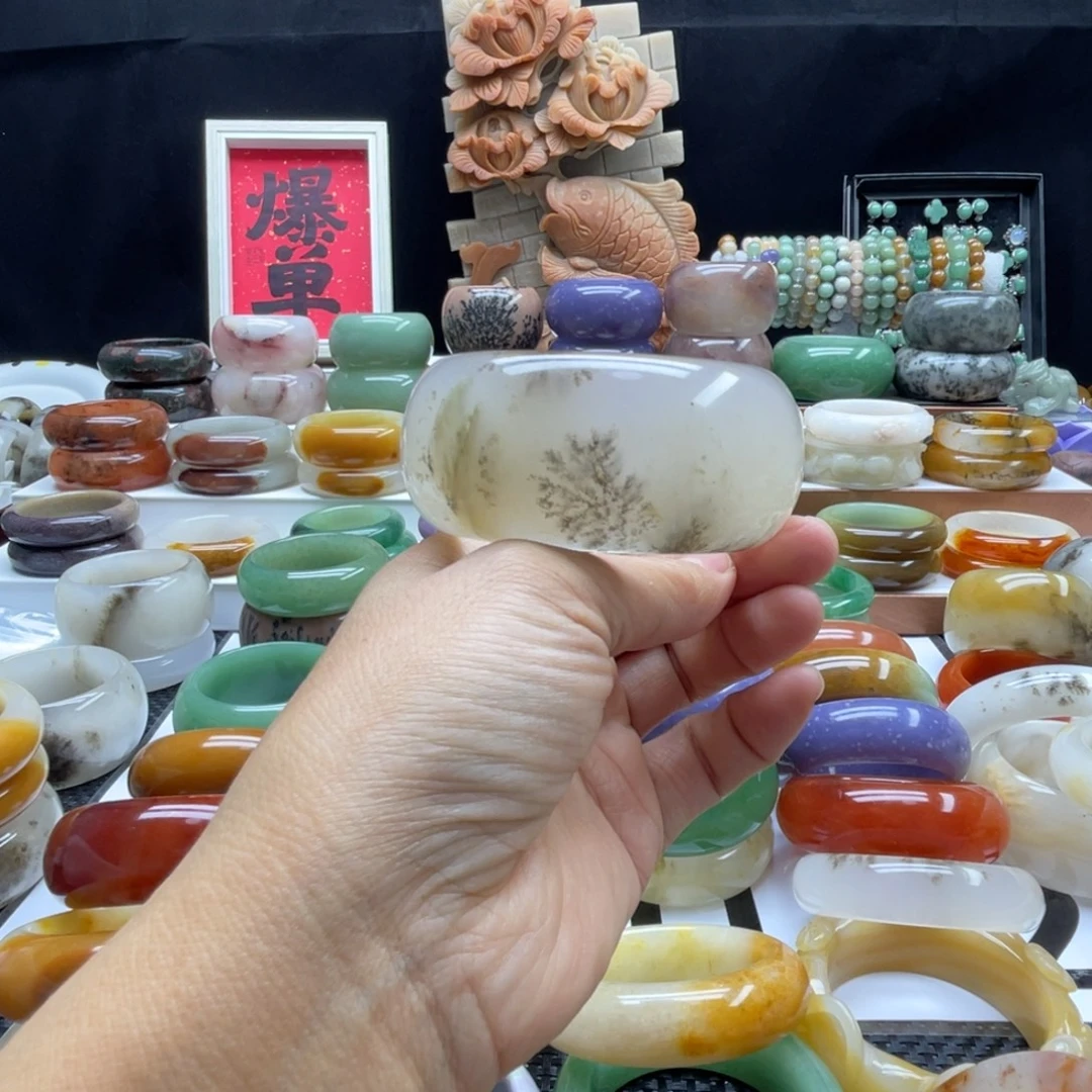 加***饭石英岩玉未镶嵌手镯