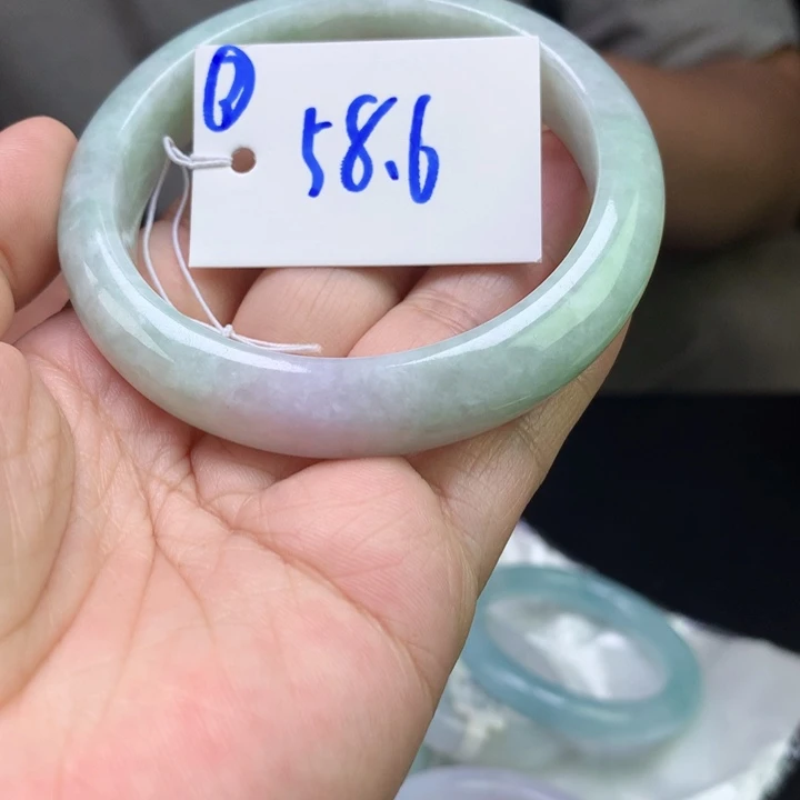 未镶嵌手镯翡翠3