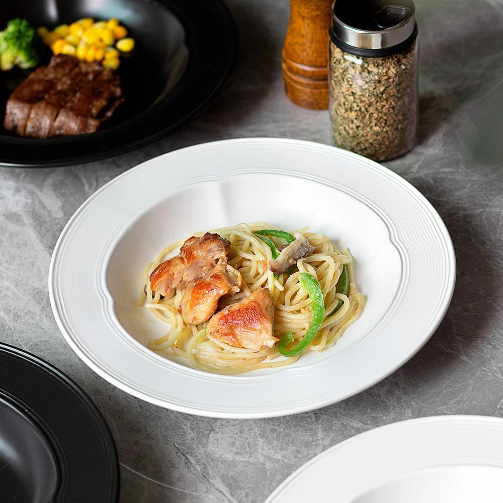 北欧陶瓷盘西餐盘意面盘四叶草条纹盘酒店菜盘家用餐盘意境盘