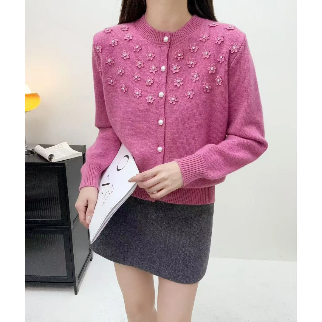 【玉姐家】立体花朵钉钻短款针织开衫时尚毛衣f755 J022571