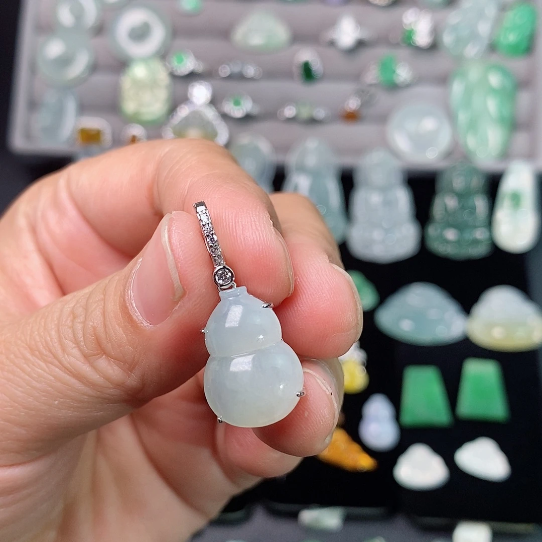 翡翠银S925镶嵌颈饰葫芦