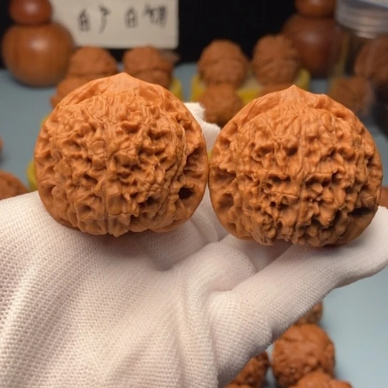 文玩核桃吊坠官帽精对 46