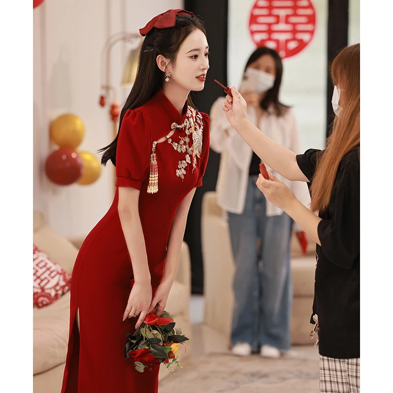 新娘小个子敬酒服女款2025春季新款酒红色订婚中式旗袍结婚礼服女