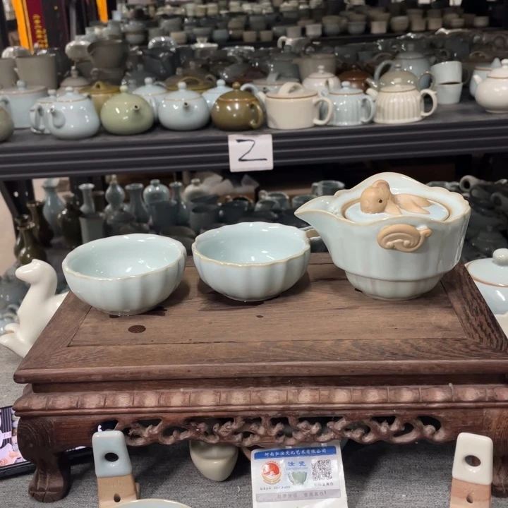 摆件天青釉金鱼快客